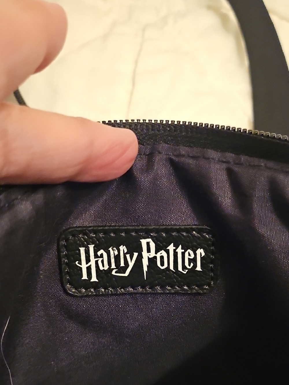 Loungefly Harry Potter Gryffindor Crossbody Bag - Picture 3 of 4